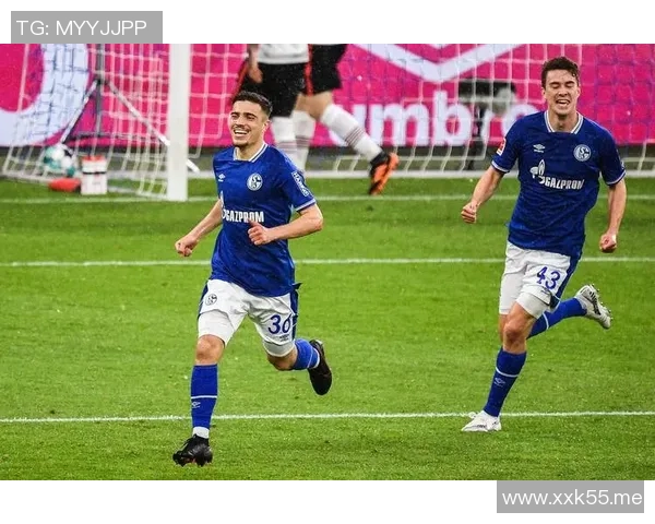 沙尔克04连不胜，陷入德甲降级区，球队命运如何扭转？